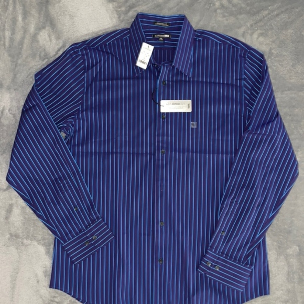 Express 1MX - Mens XL button down dress shirt.